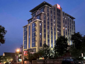 Гостиница Hotel Ibis Semarang Simpang Lima  Семаранг
